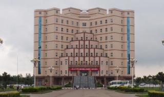 河南工程学院图书馆 河南工程学院图书馆